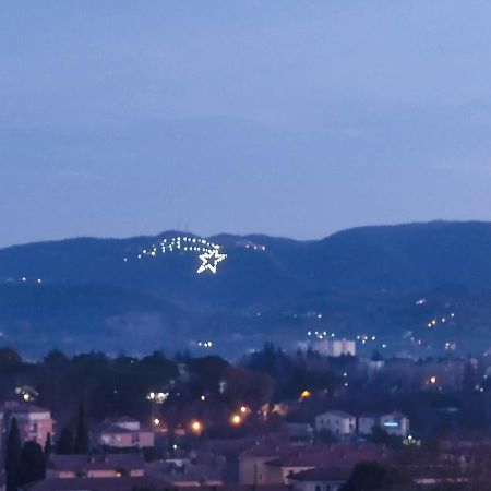Casa Vovos' Apartment Terni Bagian luar foto