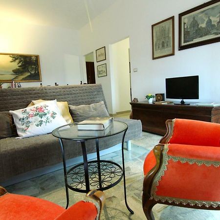 Casa Vovos' Apartment Terni Bagian luar foto