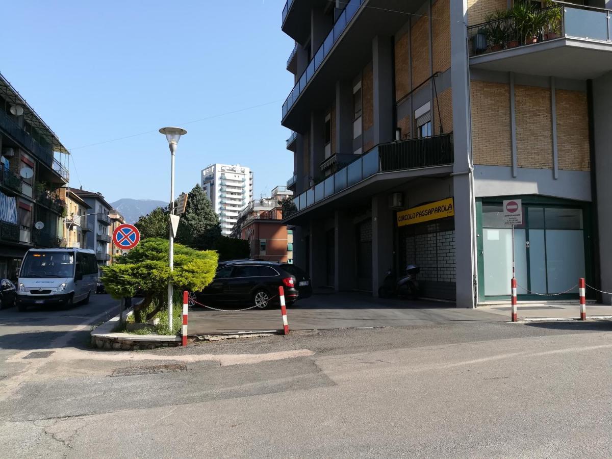 Casa Vovos' Apartment Terni Bagian luar foto