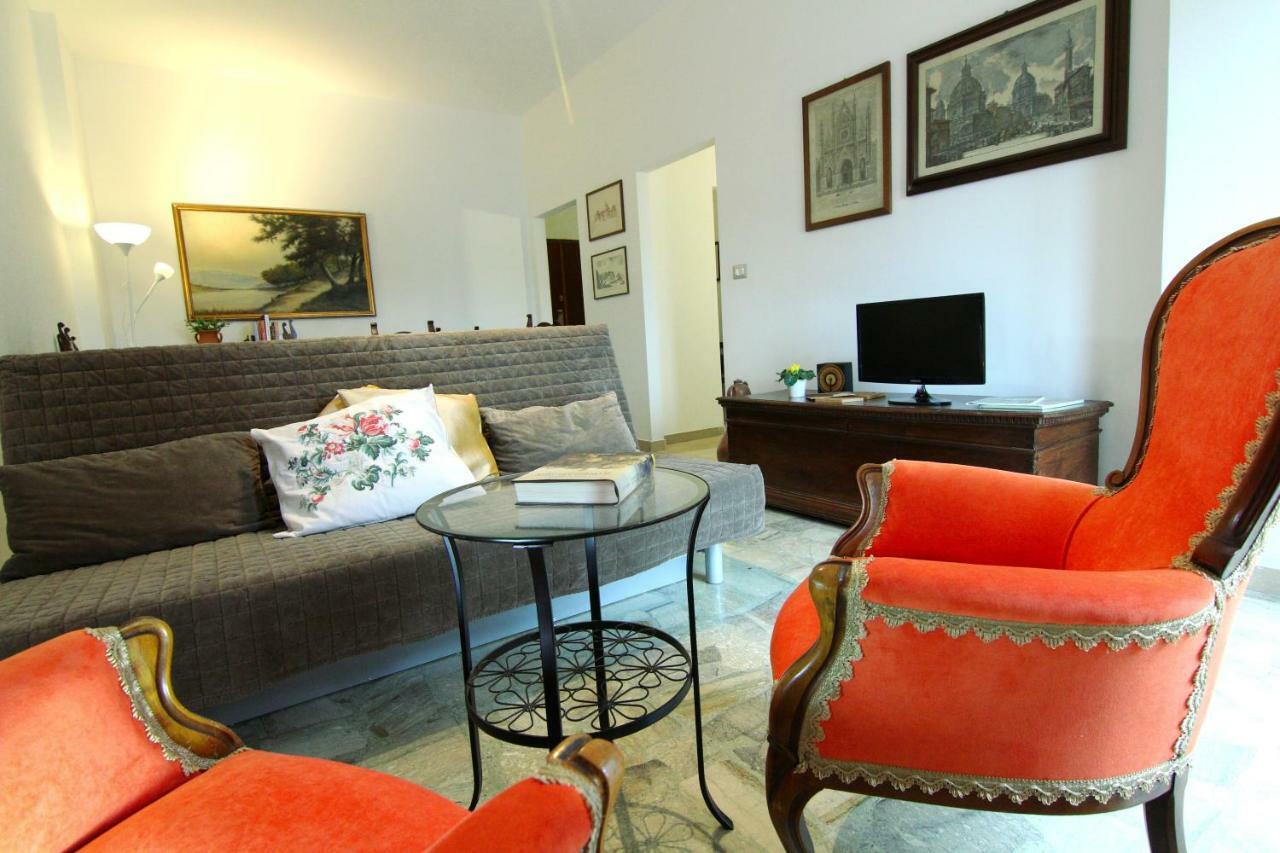 Casa Vovos' Apartment Terni Bagian luar foto