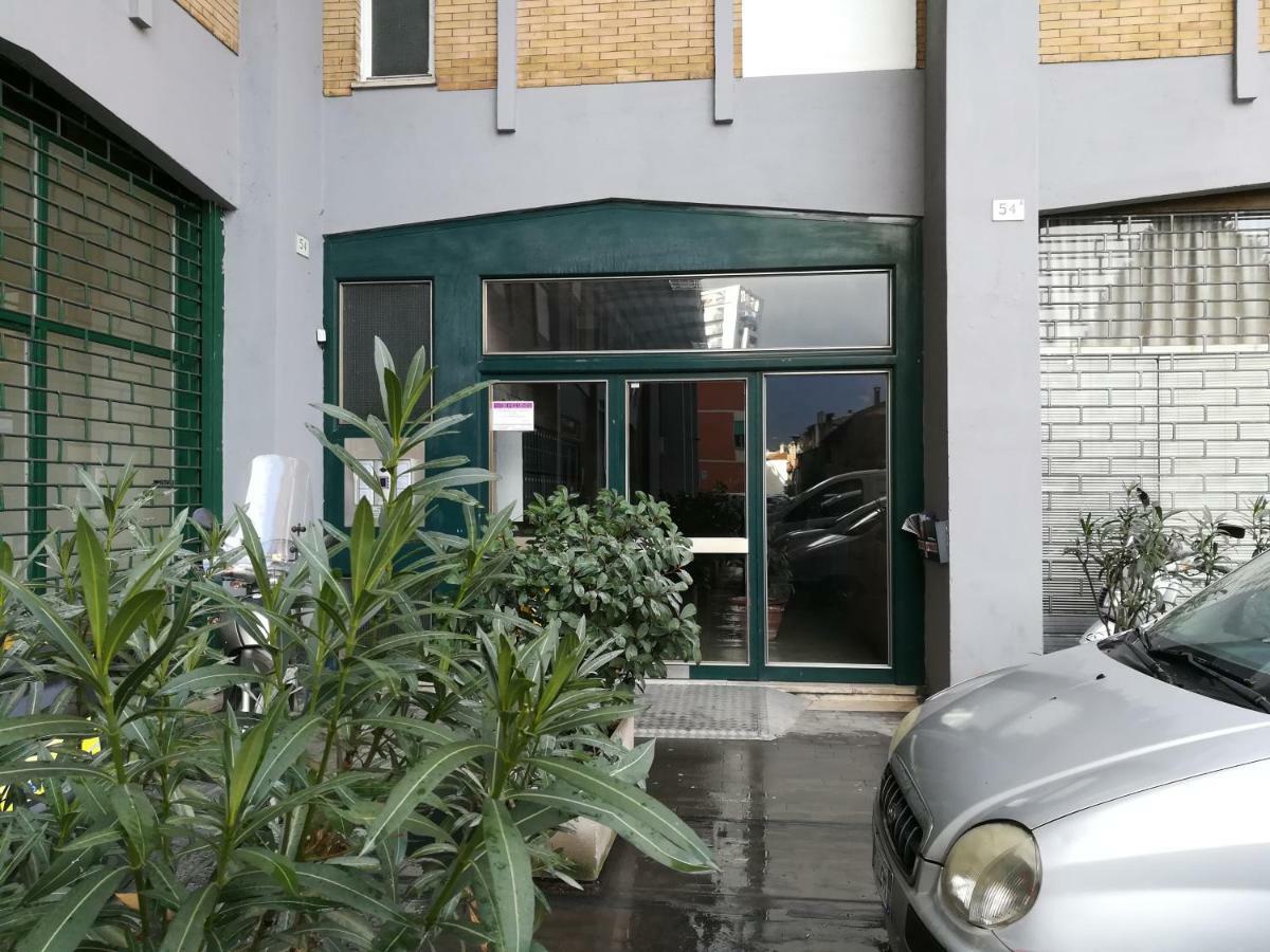 Casa Vovos' Apartment Terni Bagian luar foto